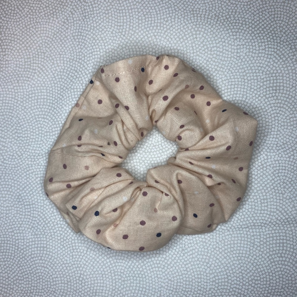 Polka Dot Scrunchie - Picture 1 of 1